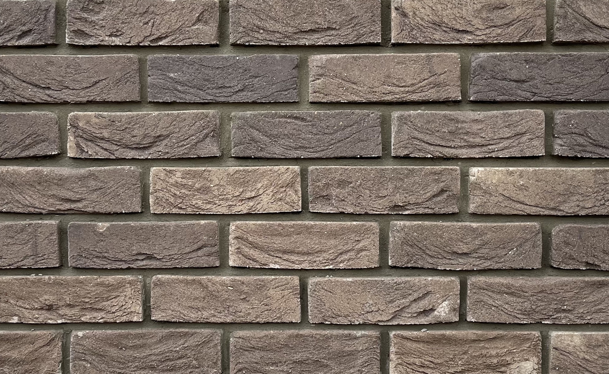 Кирпич ручной формовки Амбер Блек фото